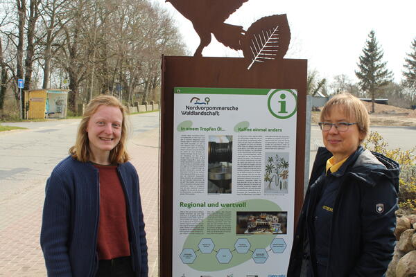 2022-04-13_Wegweiser_Ostseem&uuml;hle_Lehnau (3)