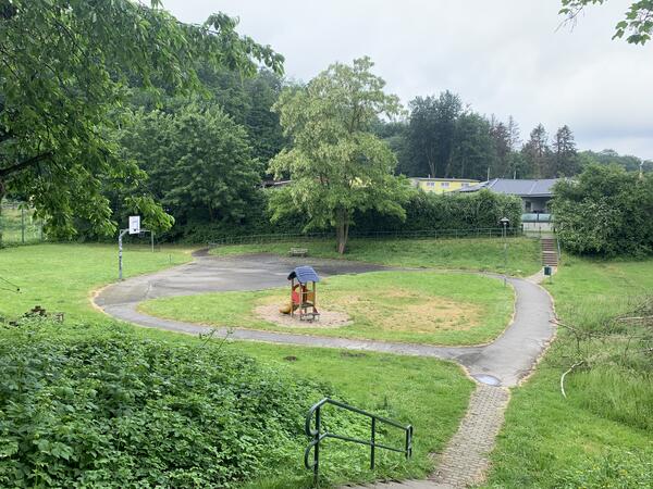 Aktueller Stand des Areals Kleine Teichstra&szlig;e Marlow, welches zu einem barrierearmen und generations&uuml;bergreifenden Treffpunkt, Kulturort und Spielplatz umgebaut werden soll.
