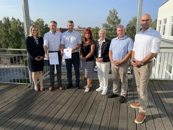 Annemarie Mielke (Wirtschaftsf&ouml;rderung V-G), Landrat Michael Sack (V-G), Landrat Dr. Stefan Kerth (V-R), Karen Hoppenrath (Wirtschaftsf&ouml;rd. V-R), Sabine Lauffer (Wirtschaftsf&ouml;rd. MSE), Arne Kr&ouml;ger (stv. Landrat MSE), Stephan Kunkel (Wirtschaftsf&ouml;rd. MSE)