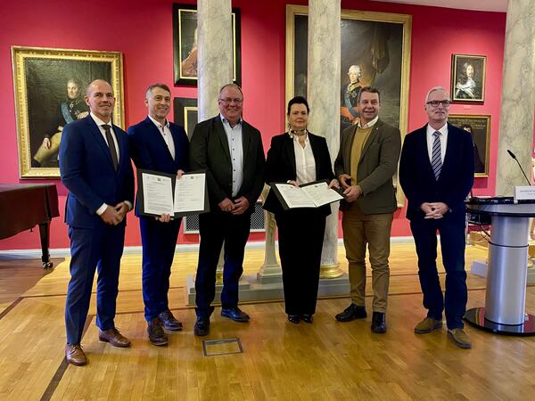v.l.n.r.: Prof. Dr. Uwe Reuter, Dr. Stefan Kerth, Thomas M&uuml;ller, Prof. Dr. Britta Bockholdt, Michael Sack, Prof. Dr. Karlhans Endlich