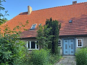 LEADER-Projekt Kantorhaus Gingst auf R&uuml;gen vor dem Sanierungsbeginn