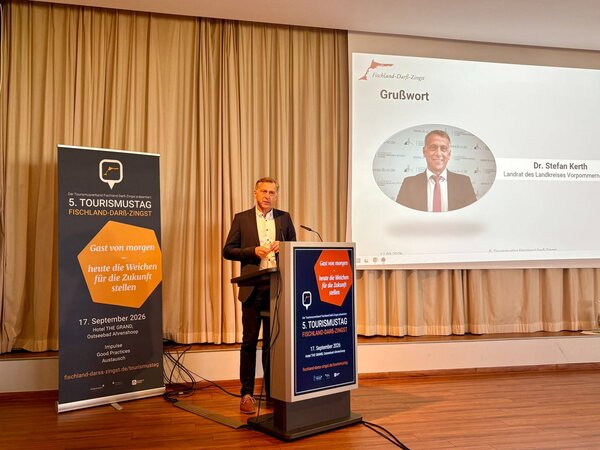 Gru&szlig;wort von Landrat Dr. Stefan Kerth beim 5. Tourismustag in Ahrenshoop